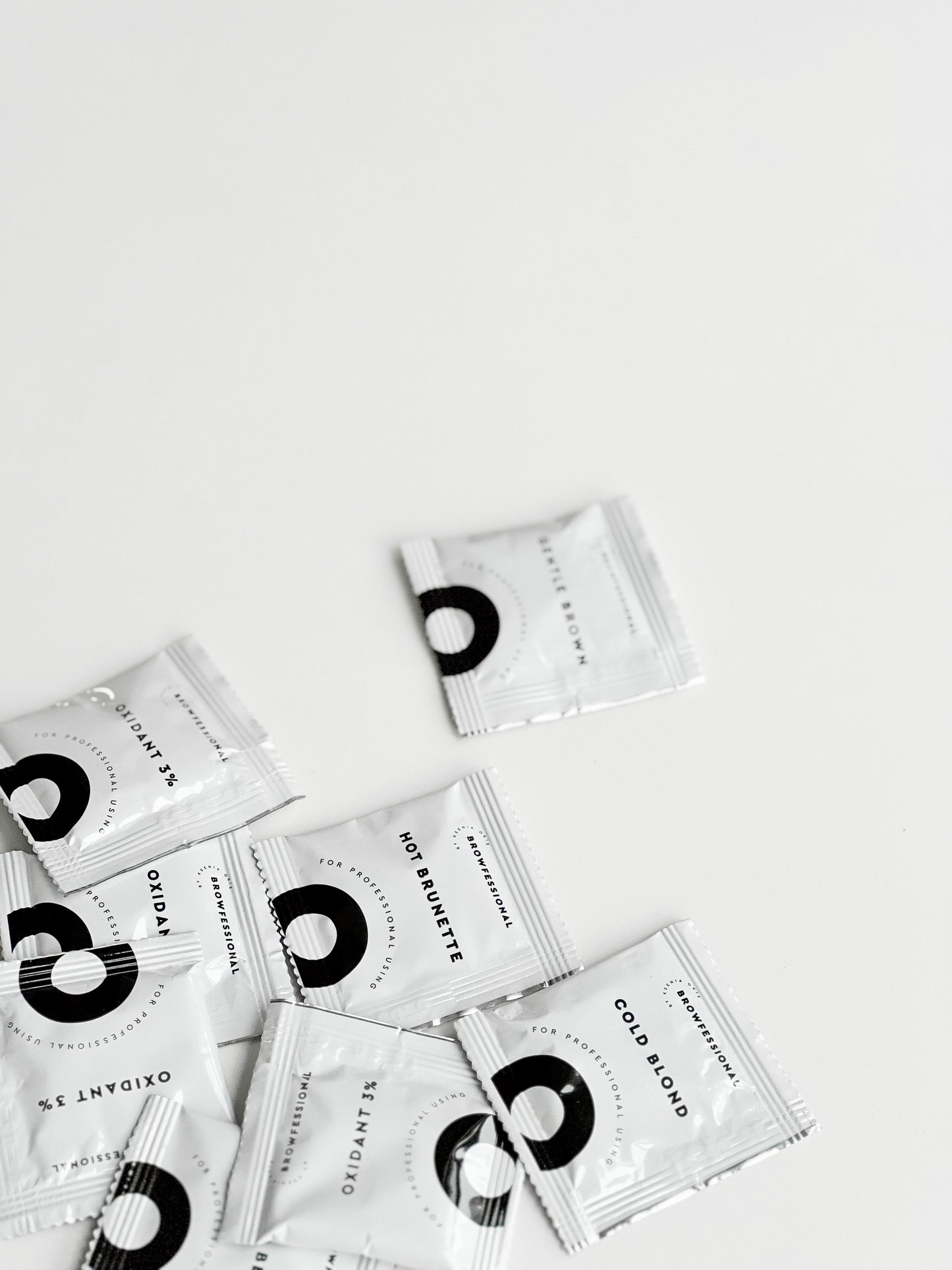 OKIS Brow Set of cream-paint for eyebrows with henna extract (without oxidizer) (4 sachets*5 ml)