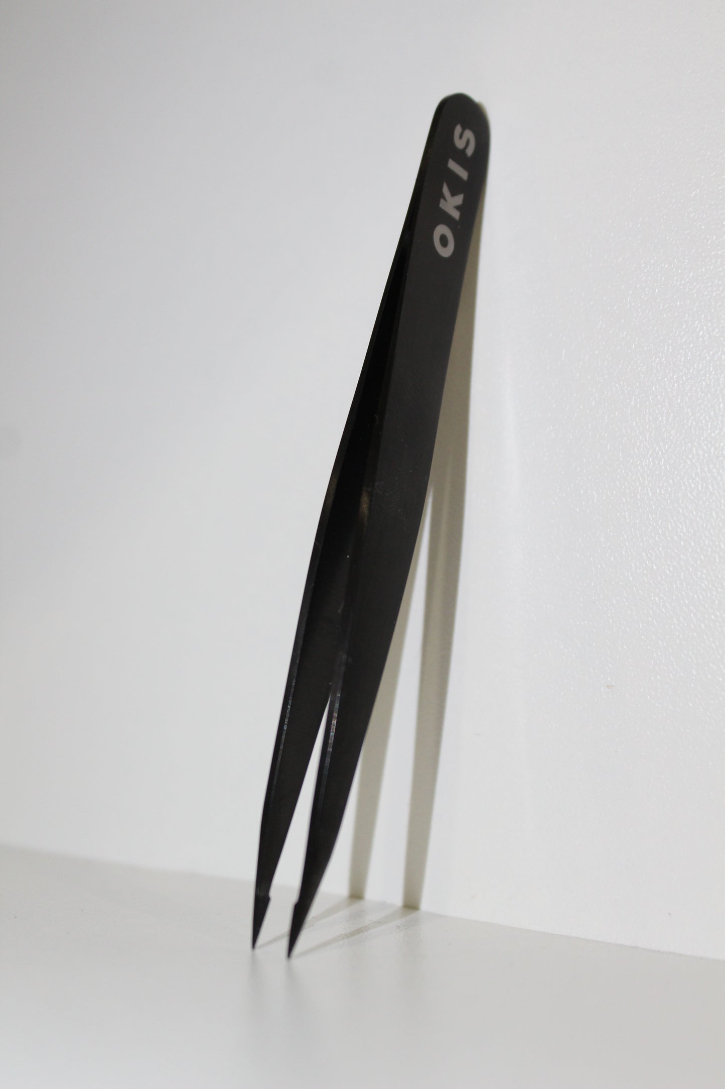 OKIS Brow Eyebrow tweezers sharp point for thinning /black